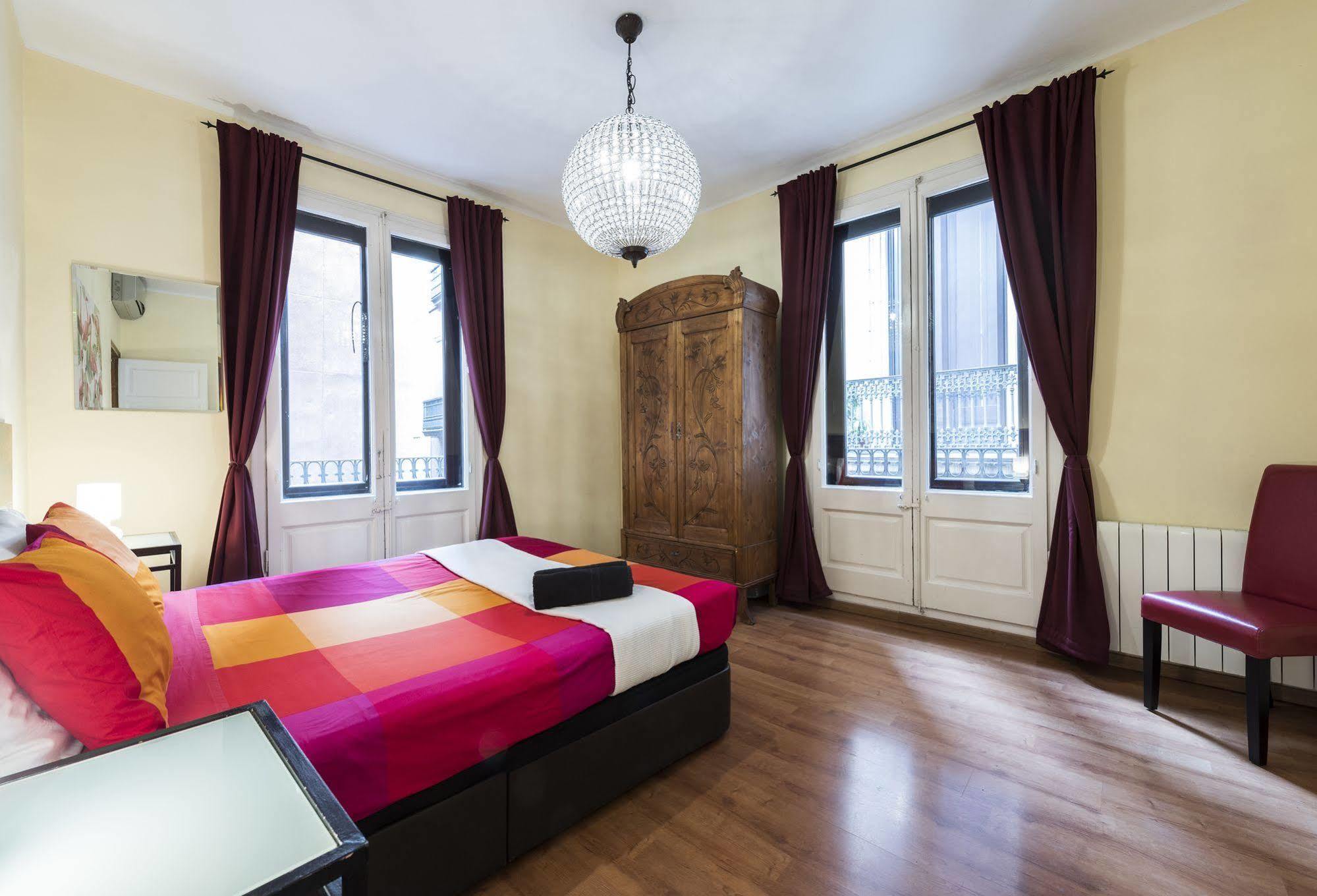 Vidre Home - Plaza Real Barcellona Esterno foto